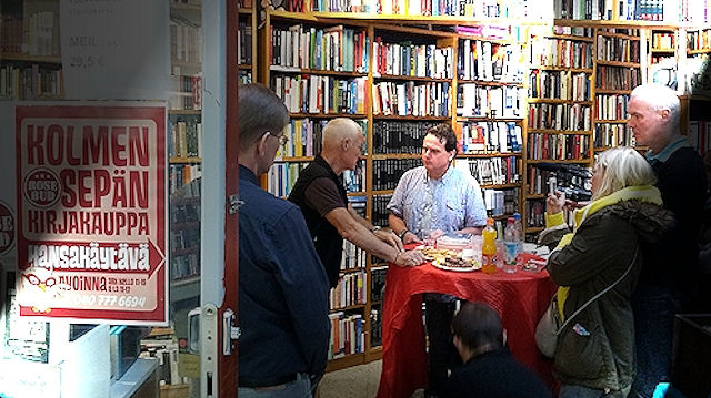 Lama Ole Nydahlin haastattelu Suuri sinetti -kirjan suomennoksen julkistamistilaisuudessa